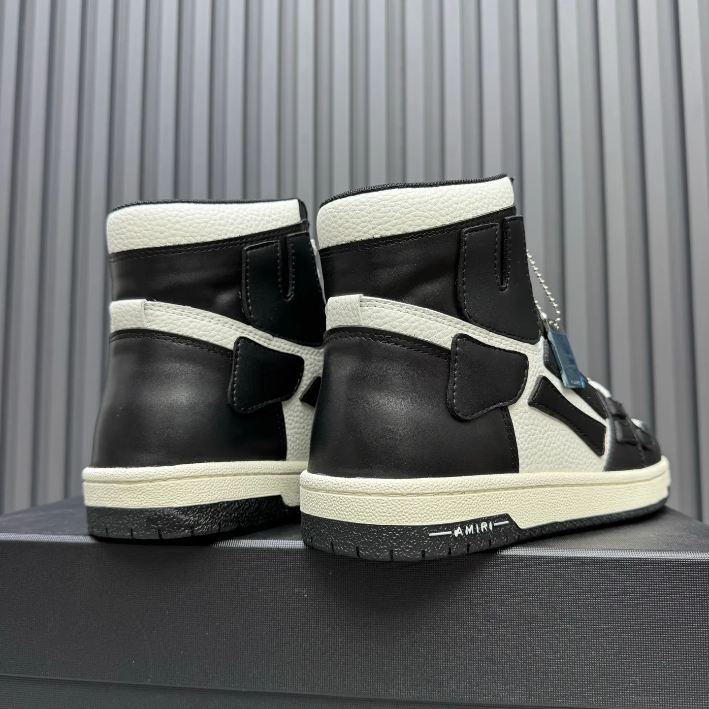 Men's shoes💰620💰 AMIRI AMIRI trendy brand hot sale🔥 Available all year round✅Couples💑 Official website synchronization Imported fabrics 1⃣️ratio 1⃣️Re-engraved, original factory special original sole, 35-45 (38.45. Non-refundable)